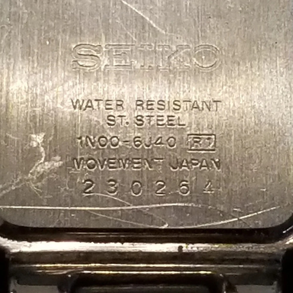 Vintage 00s Seiko Square Faced watch - Picture 5 of 6